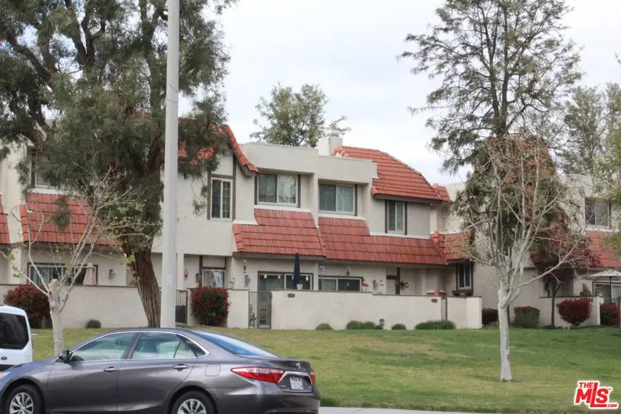 27656 Ironstone Drive #5, Canyon Country, CA 91387 - Image #2