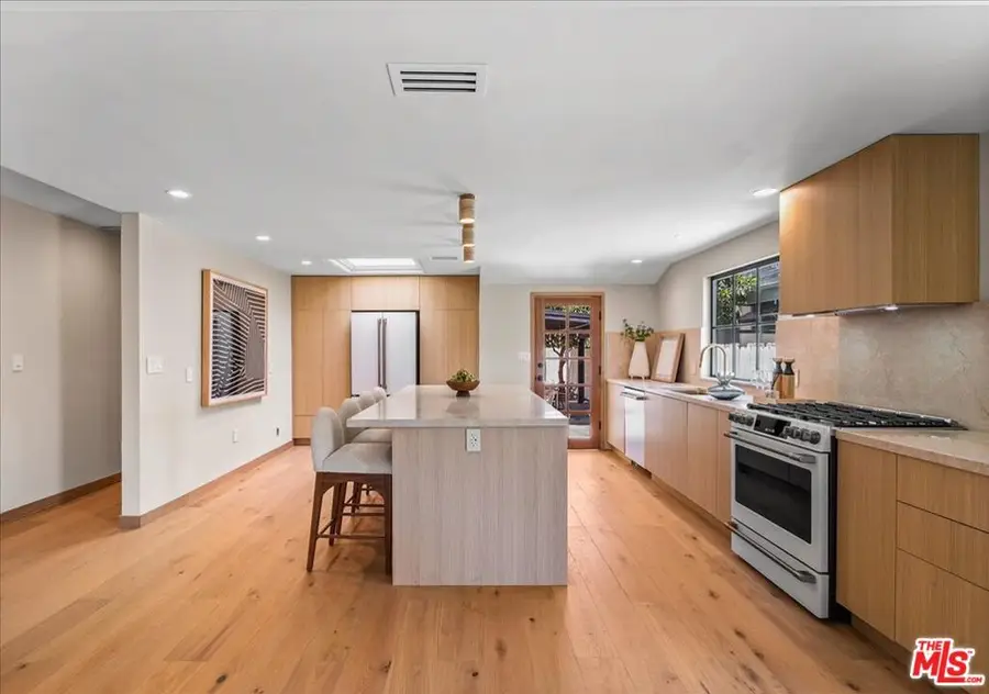 14537 Hesby Street, Sherman Oaks, CA 91403 - #3