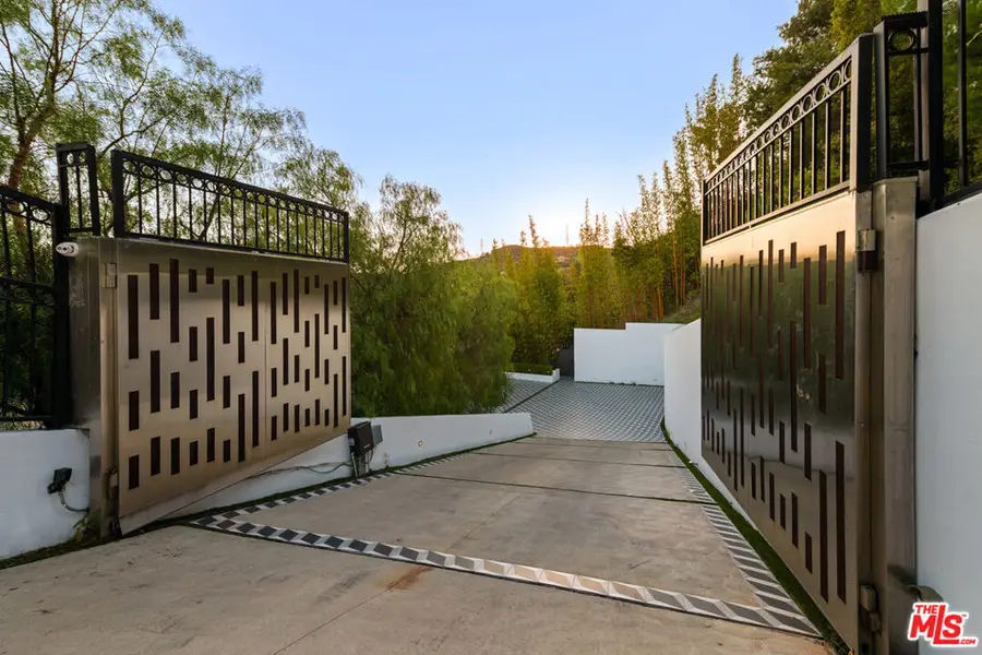 7080 Mulholland Drive, Los Angeles, CA 90068 - Image #2