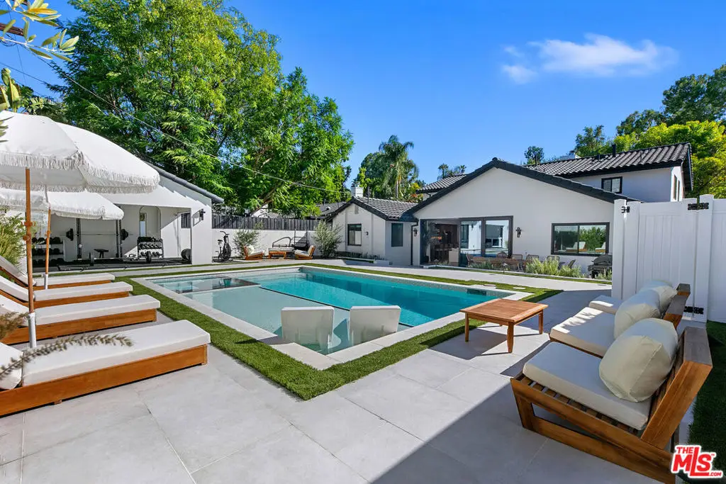 22269 Avenue San Luis, Woodland Hills, CA 91364 - Image #1