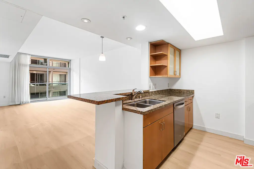 13700 Marina Pointe Drive #421, Marina Del Rey, CA 90292 - #1