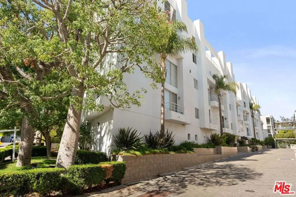 520 S Barrington Avenue #115, Los Angeles, CA 90049 - Image #1