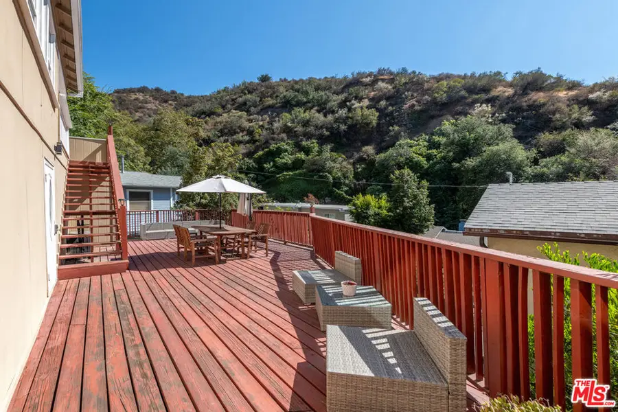 701 Country Club Drive, Burbank, CA 91501 - Image #2