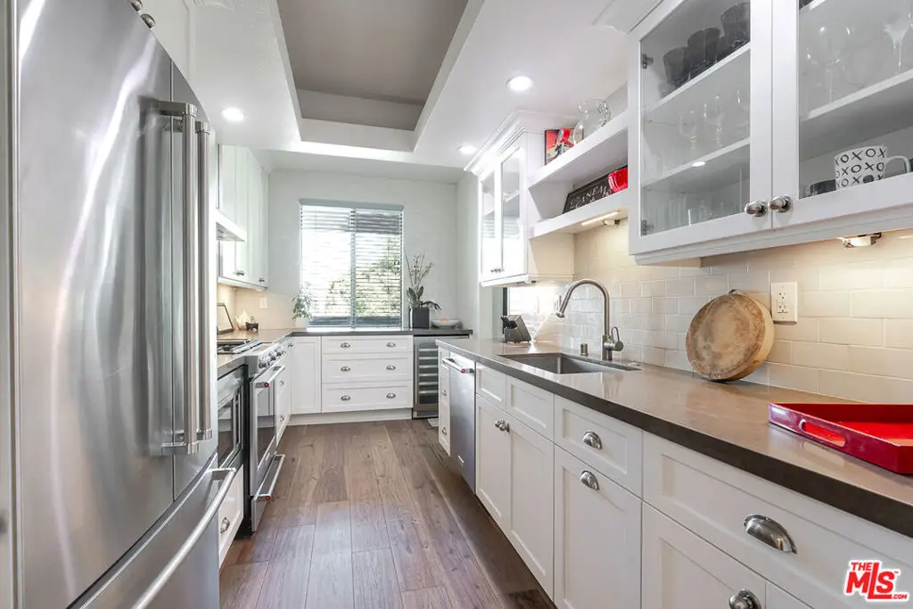 11322 Camarillo Street #201, Toluca Lake, CA 91602 - Image #1