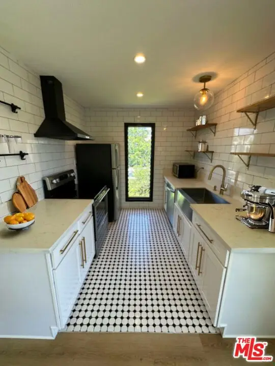 756 N Inglewood Avenue #23, Inglewood, CA 90302 - Image #2