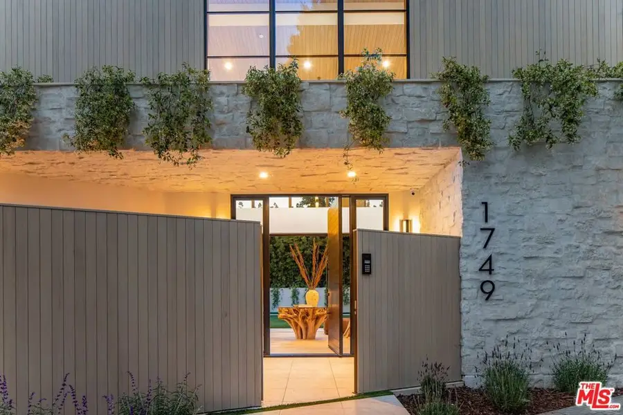 1749 Mandeville Lane, Los Angeles, CA 90049 - Image #3