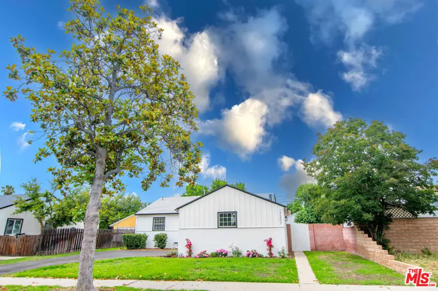 17209 Stagg Street, Van Nuys, CA 91406 - Image #2