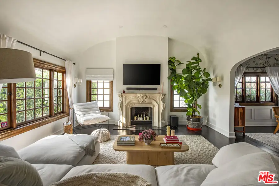 358 S Sycamore Avenue, Los Angeles, CA 90036 - Image #2