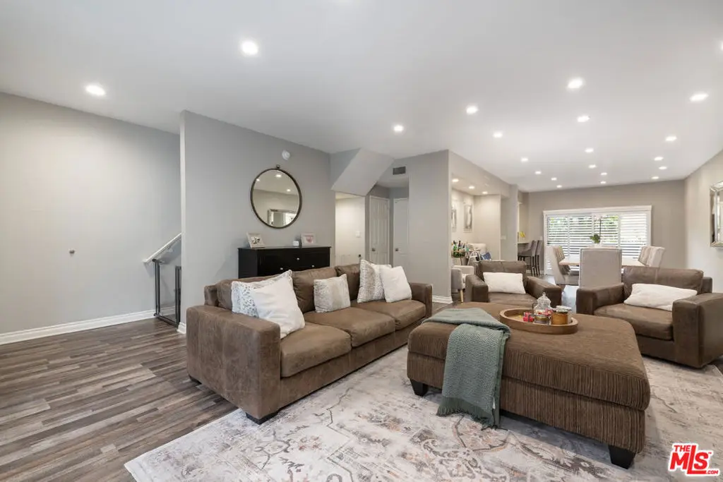 14919 Dickens Street #104, Sherman Oaks, CA 91403 - Image #1