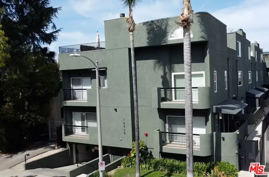 14919 Dickens Street #104, Sherman Oaks, CA 91403 - Image #2