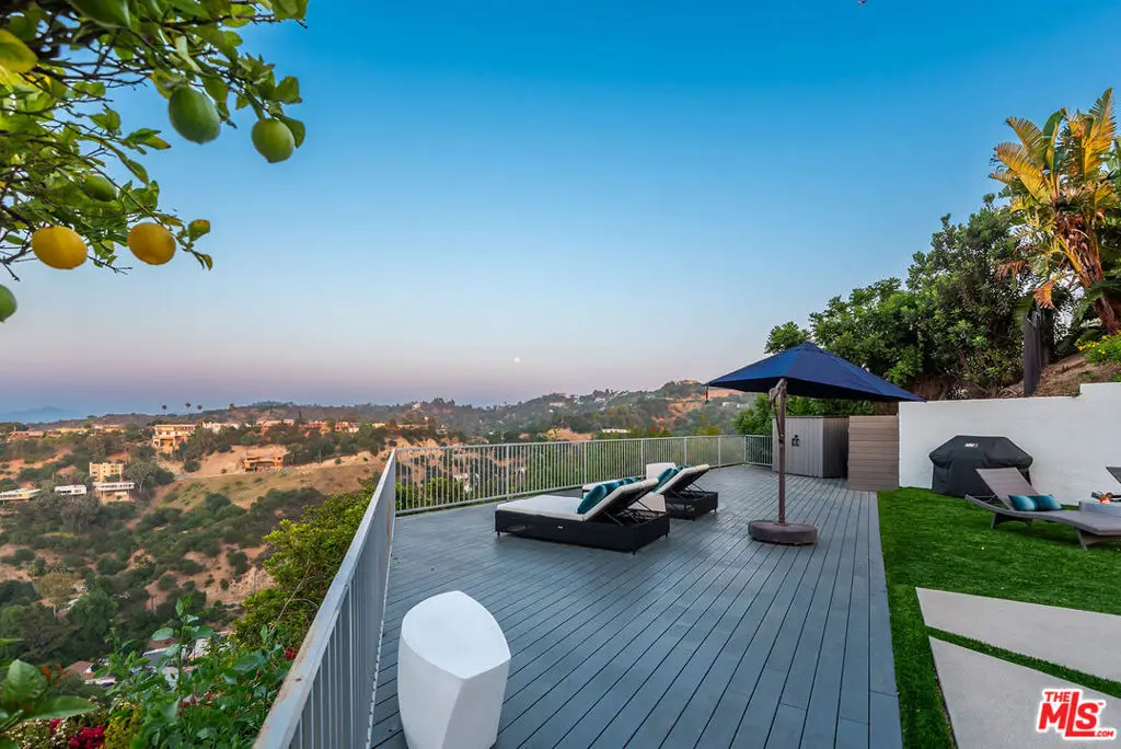14652 Deervale Place, Sherman Oaks, CA 91403 - Image #1