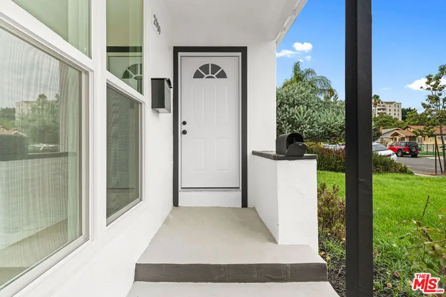 2909 8th Avenue, Los Angeles, CA 90018 - Image #2