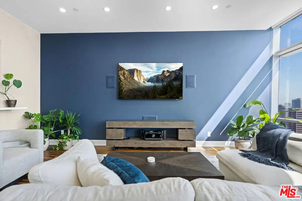 900 W Olympic Boulevard #32G, Los Angeles, CA 90015 - Image #1