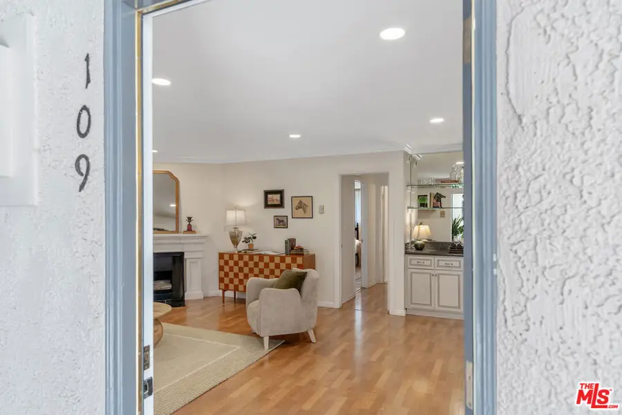 837 N West Knoll Drive #109, West Hollywood, CA 90069 - Image #2