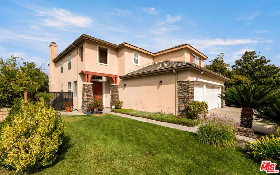 26518 Swan Lane, Canyon Country, CA 91387 - Image #2