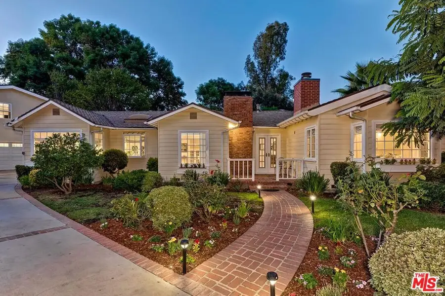11191 Valley Spring Place, Studio City, CA 91602 - Image #2