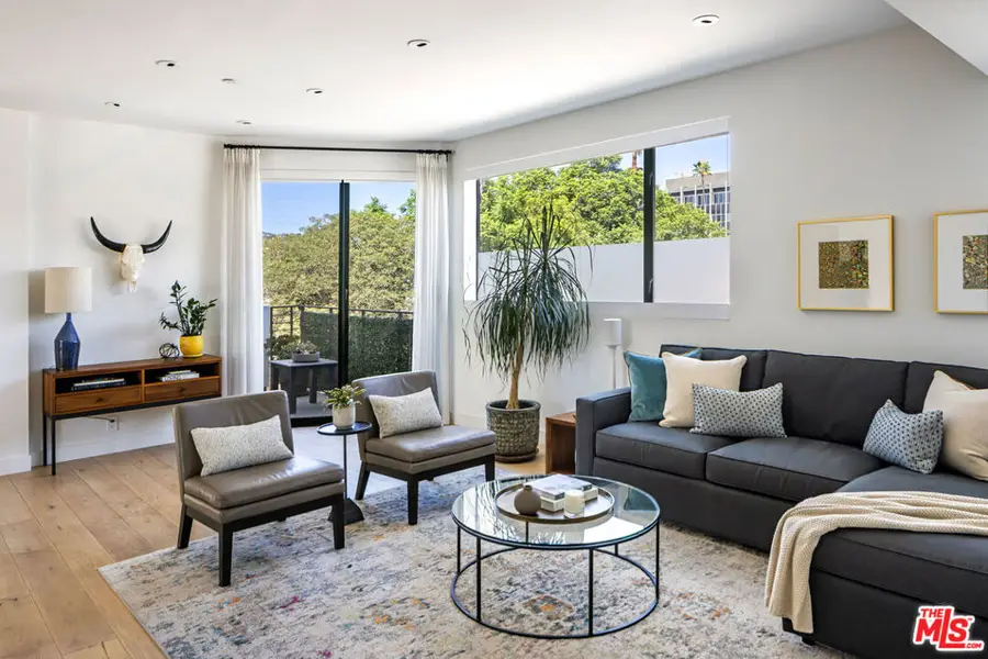 6687 W Daychar Drive, Los Angeles, CA 90028 - Image #3