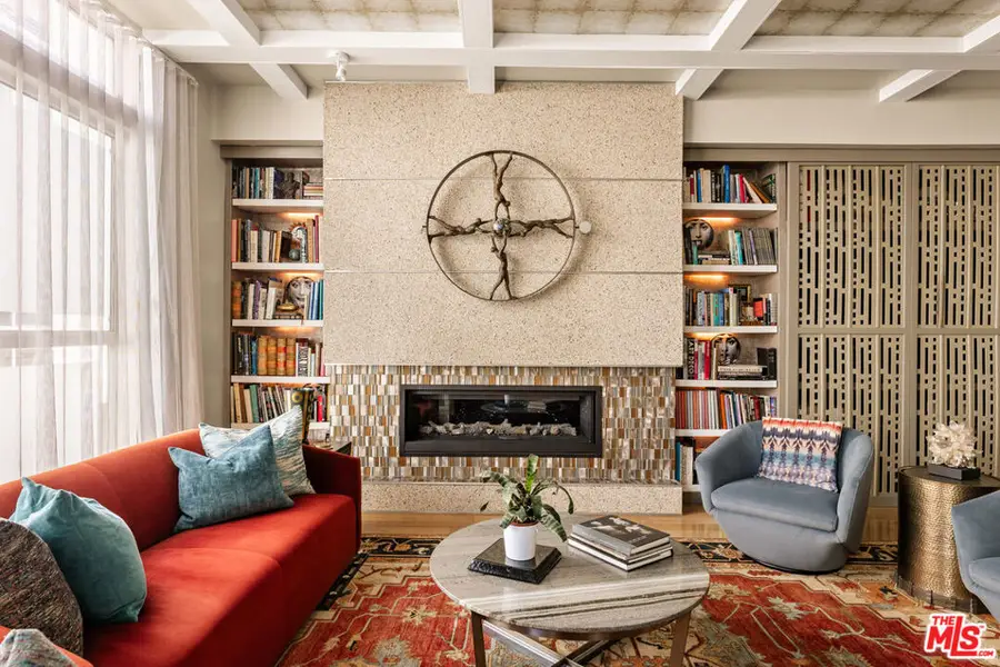 6732 W Hepburn Way, Los Angeles, CA 90038 - Image #2