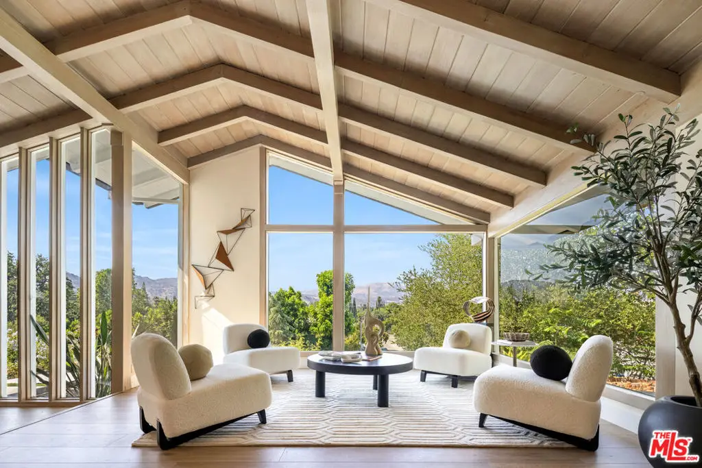 9425 Gierson Avenue, Chatsworth, CA 91311 - Image #1