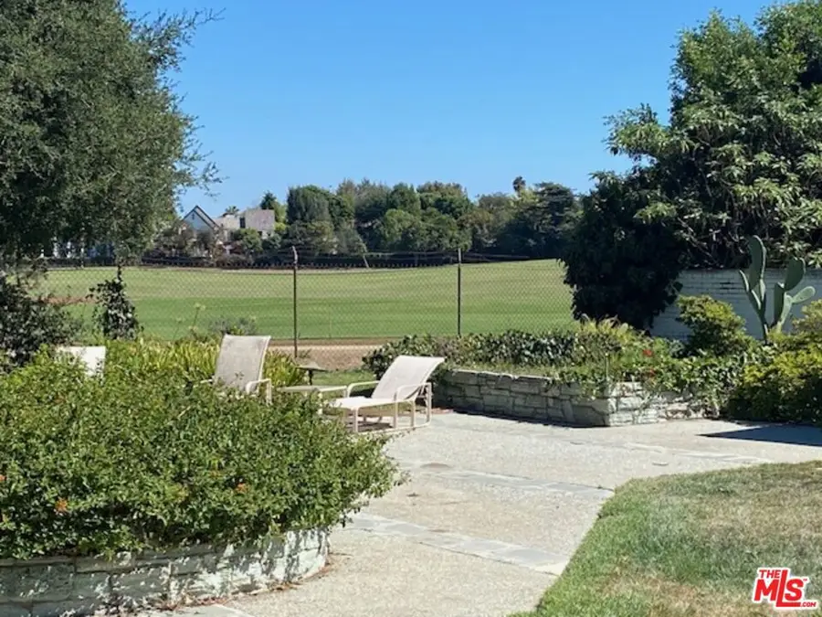 138 S Hudson Place, Los Angeles, CA 90004 - Image #2