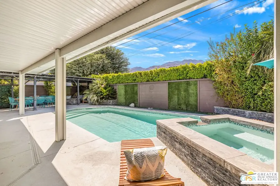 547 N Sunrise Way, Palm Springs, CA 92262 - Image #2