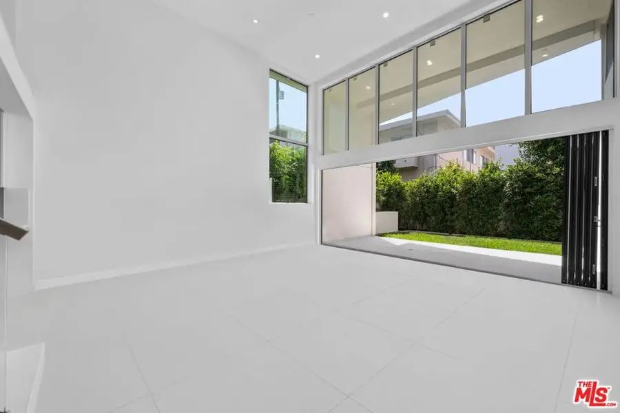 621 N Kings Road #2, West Hollywood, CA 90048 - Image #2