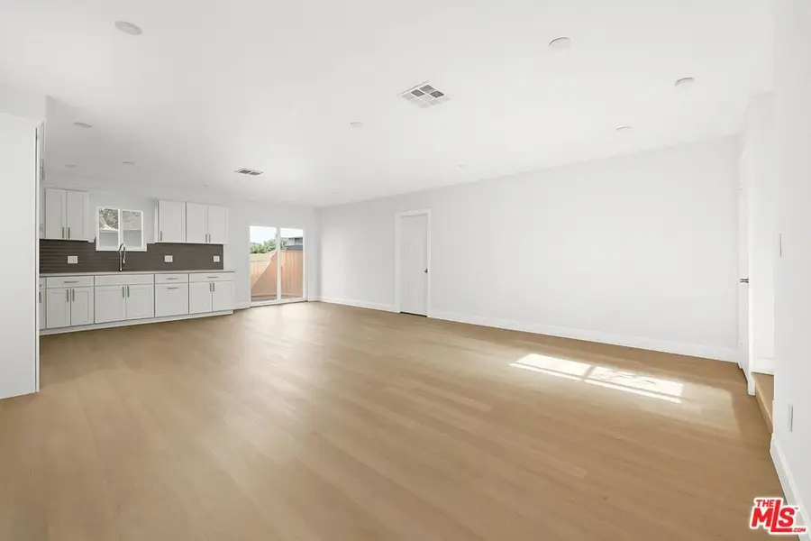 645 W 97th Street, Los Angeles, CA 90044 - Image #2