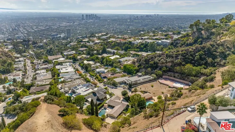 1870 Marcheeta Place, Los Angeles, CA 90069 - Image #2