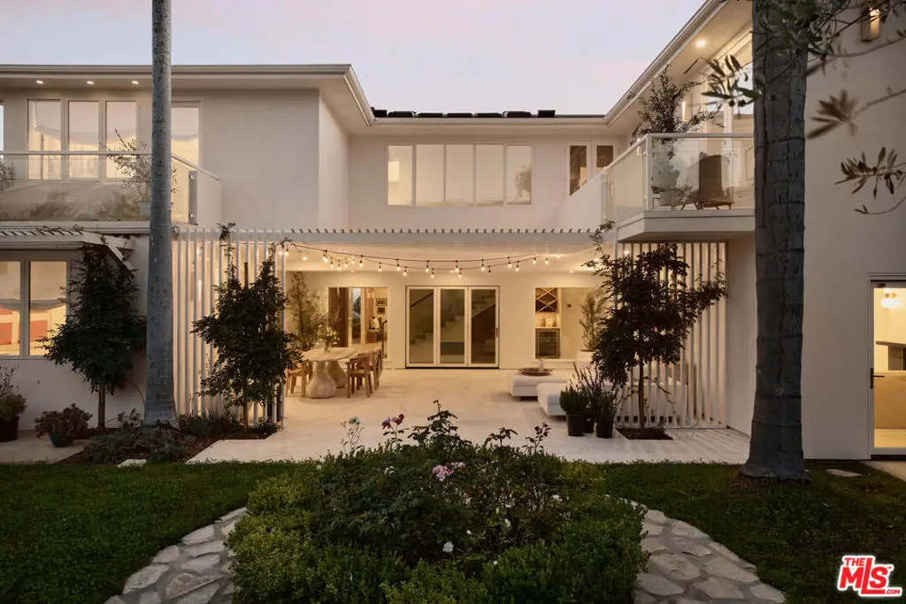 873 Berkeley Street, Santa Monica, CA 90403 - Image #1