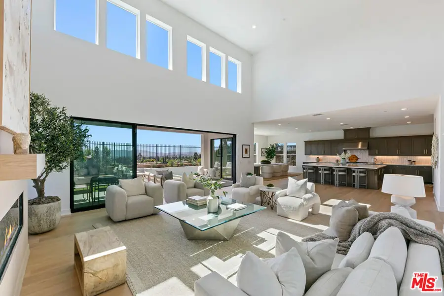 20500 Edgewood Court, Chatsworth, CA 91311 - Image #3