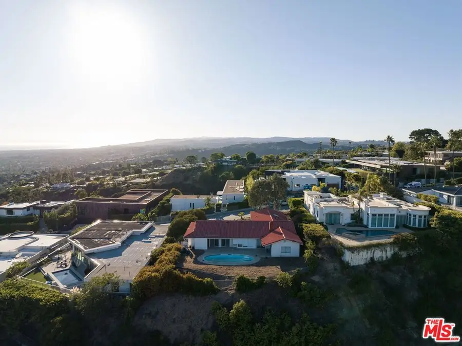 9323 Nightingale Drive, Los Angeles, CA 90069 - Image #3