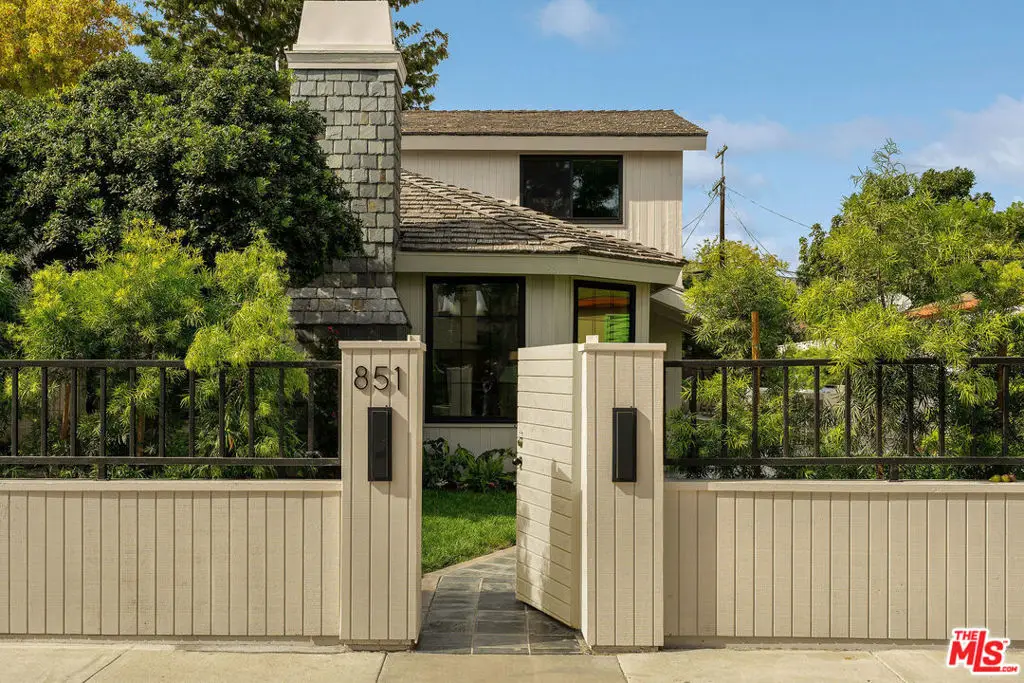 851 Dickson Street, Marina Del Rey, CA 90292 - Image #1