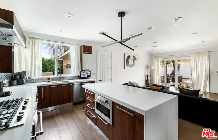 12504 Kling Street, Studio City, CA 91604 - Image #3