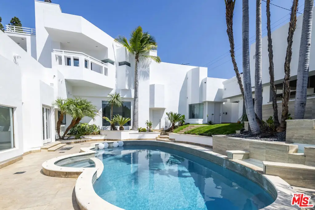 6710 S Garth Avenue, Los Angeles, CA 90056 - Image #1