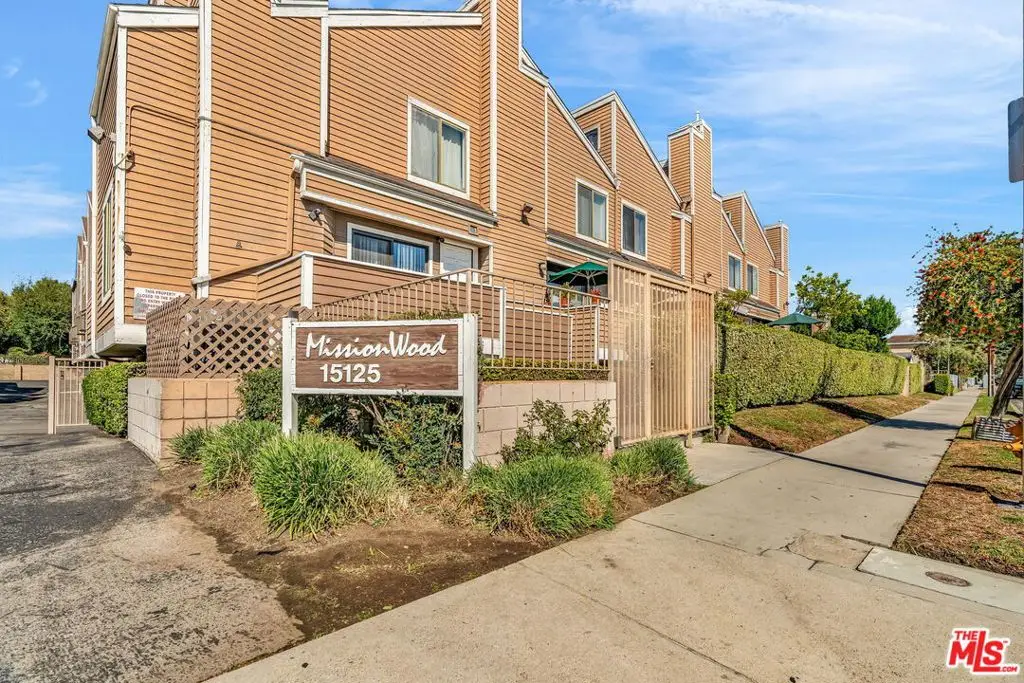 15125 Nordhoff Street #20, North Hills, CA 91343 - Image #1
