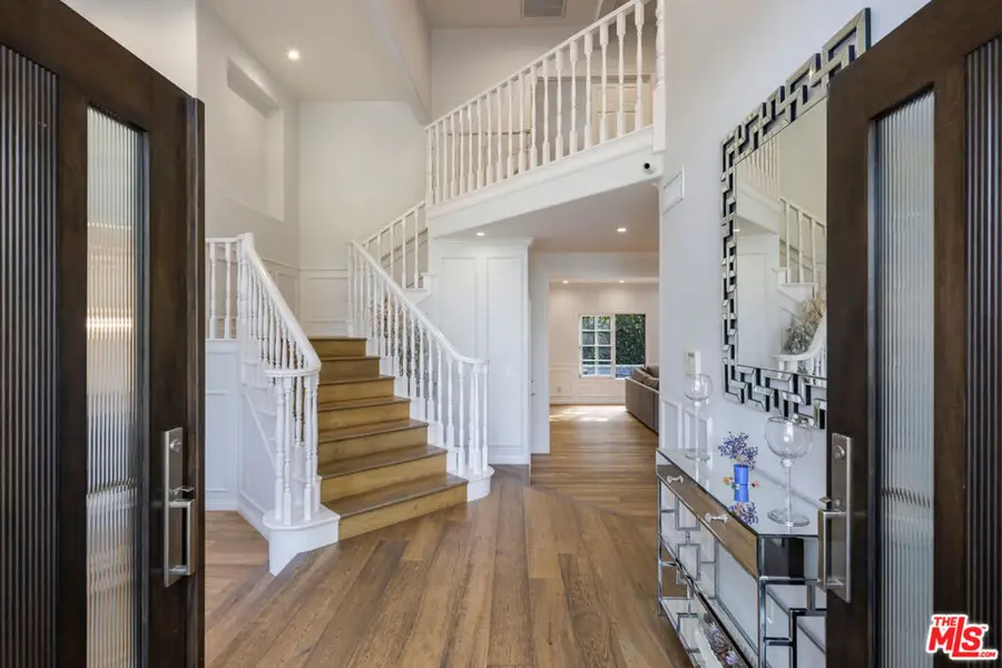 15916 Daniel Lane, Encino, CA 91436 - Image #3