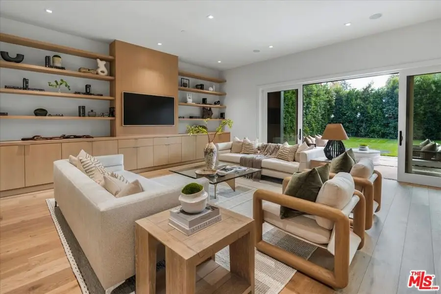 541 S Westgate Avenue, Los Angeles, CA 90049 - Image #2