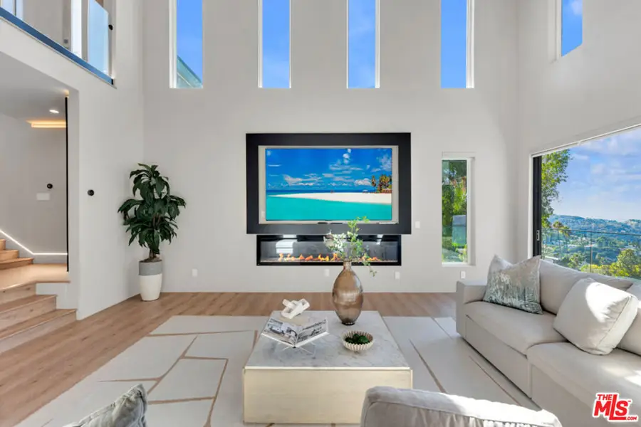 7966 Mulholland Drive, Los Angeles, CA 90046 - Image #2