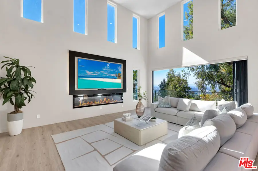 7966 Mulholland Drive, Los Angeles, CA 90046 - Image #3