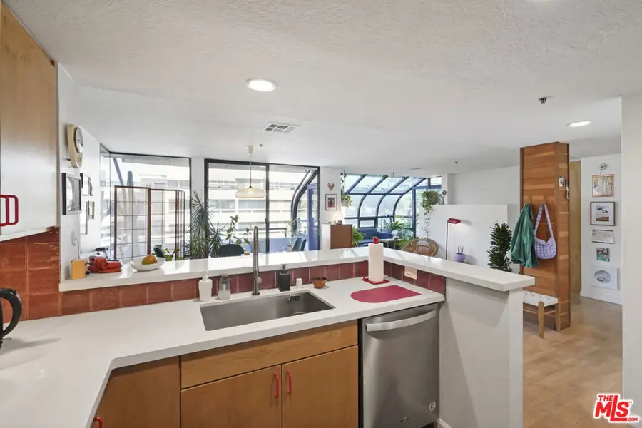 880 W 1st Street #604, Los Angeles, CA 90012 - Image #3