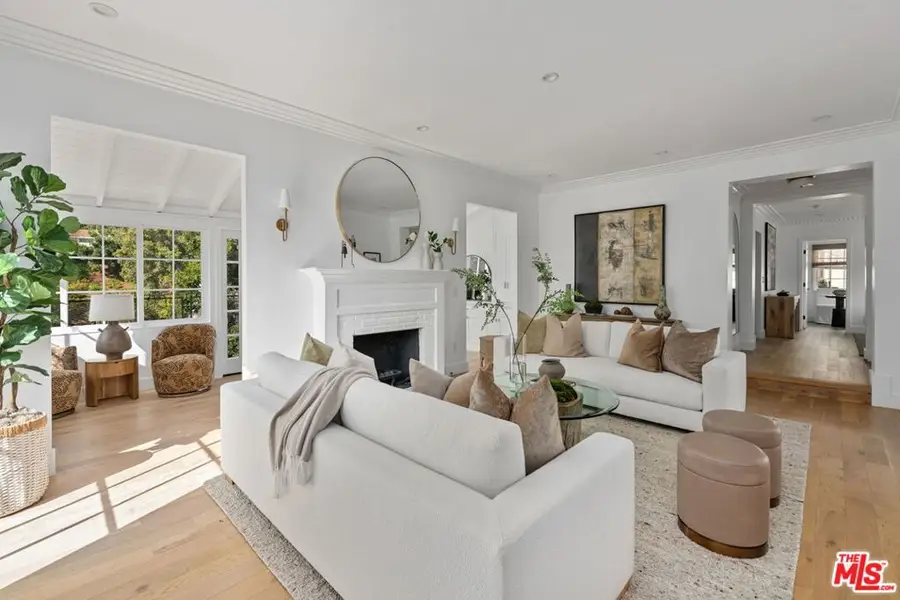 179 Barlock Avenue, Los Angeles, CA 90049 - Image #2