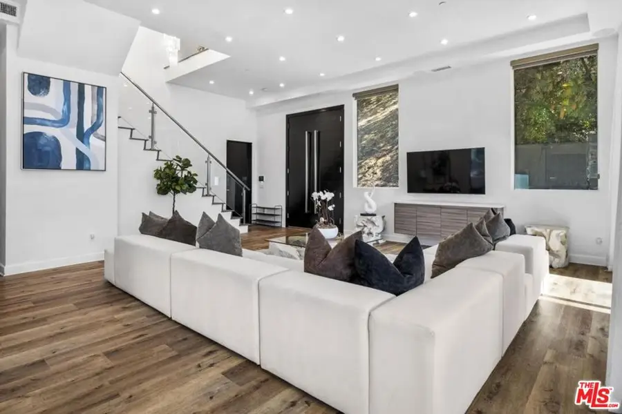 6696 Lakeridge Road, Los Angeles, CA 90068 - Image #3