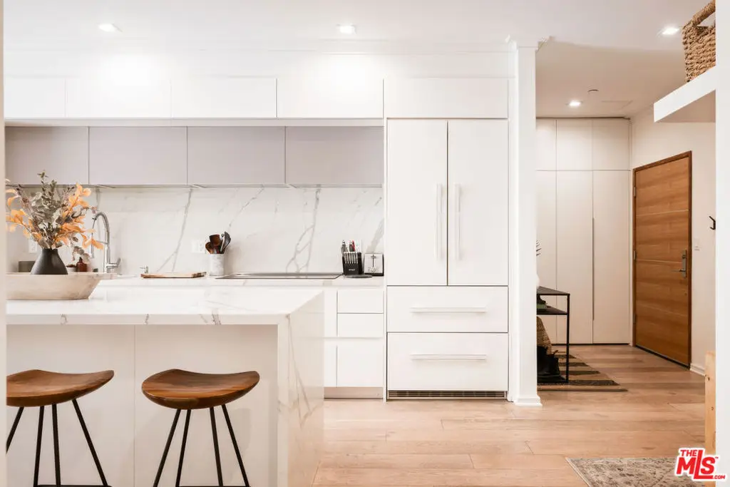 132 N Swall Drive #101, Los Angeles, CA 90048 - Image #1