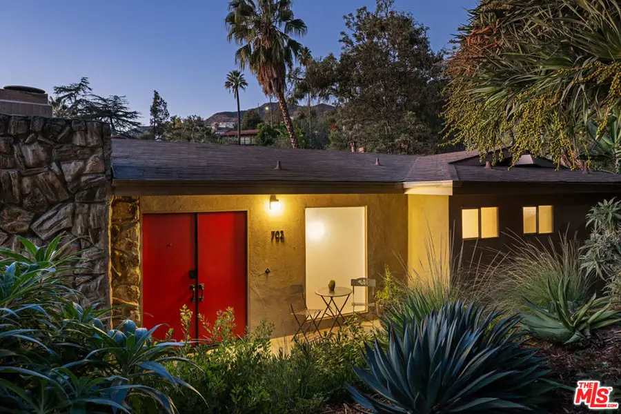 702 Cavanagh Road, Glendale, CA 91207 - Image #2