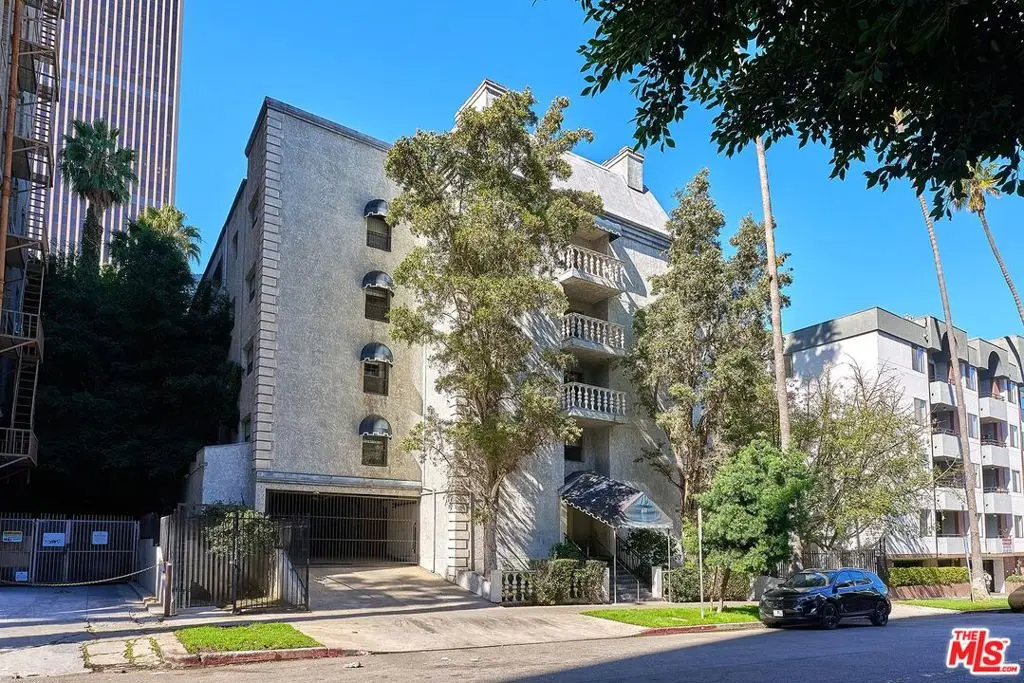 631 S Kenmore Avenue #106, Los Angeles, CA 90005 - Image #1