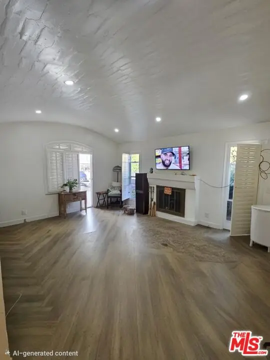 5212 Packard Street, Los Angeles, CA 90019 - Image #2