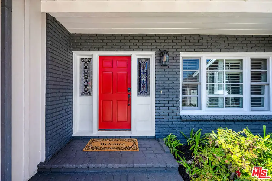 5109 Valjean Avenue, Encino, CA 91436 - Image #2