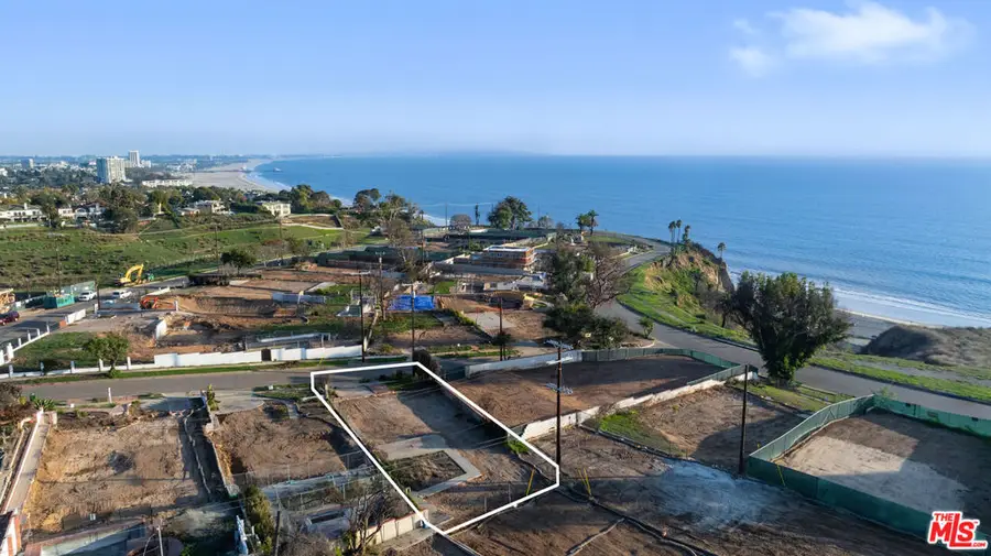 321 Lombard Avenue, Pacific Palisades, CA 90272 - Image #3