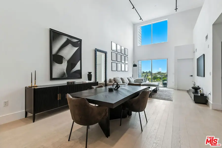 4211 Redwood Avenue #402, Los Angeles, CA 90066 - #2