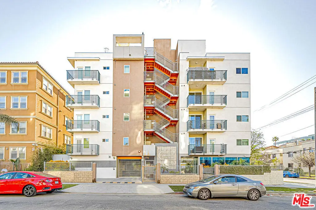 903 S New Hampshire Avenue #303, Los Angeles, CA 90006 - Image #1